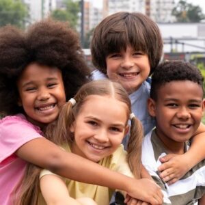 Plano de Aula – Educação Infantil (Pré-escola) O eu, o outro e o nós: Reconstruindo a história clássica do Patinho Feio.